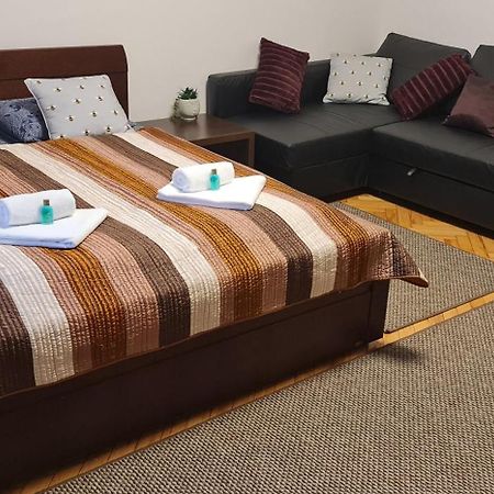Bumblebee Apartment With Ac بودابست المظهر الخارجي الصورة