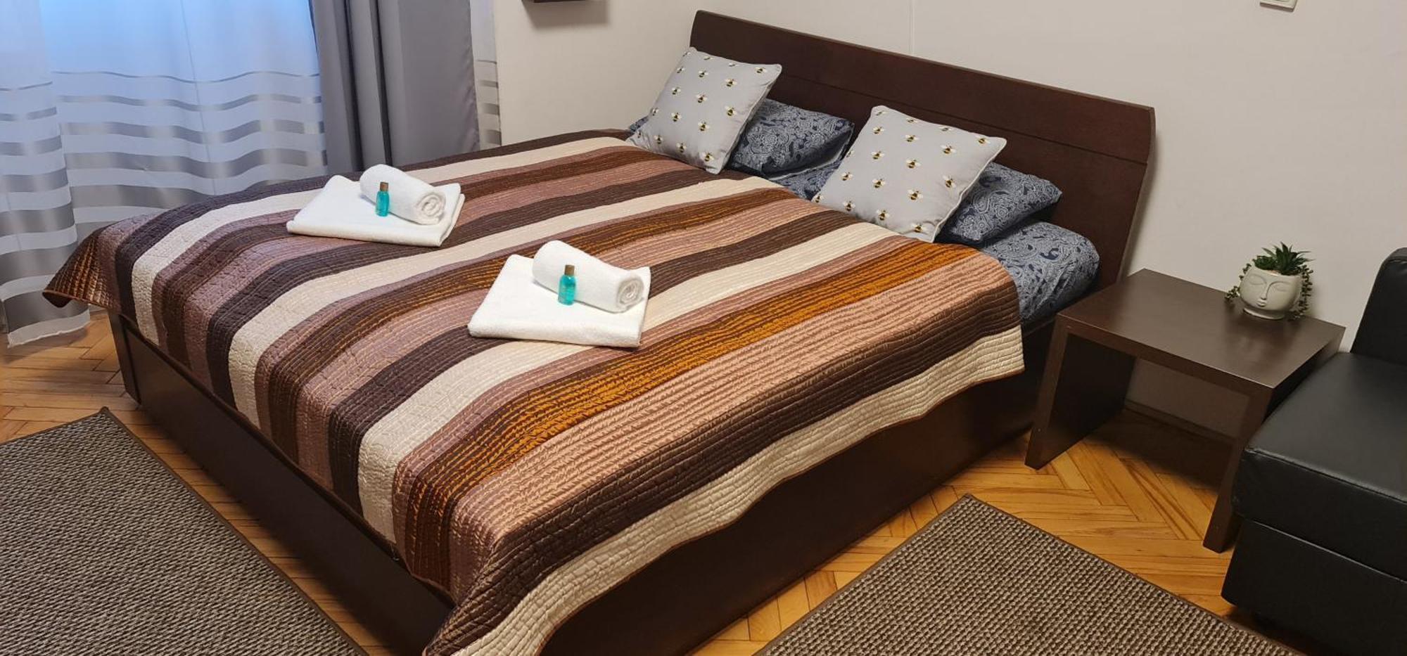 Bumblebee Apartment With Ac بودابست المظهر الخارجي الصورة